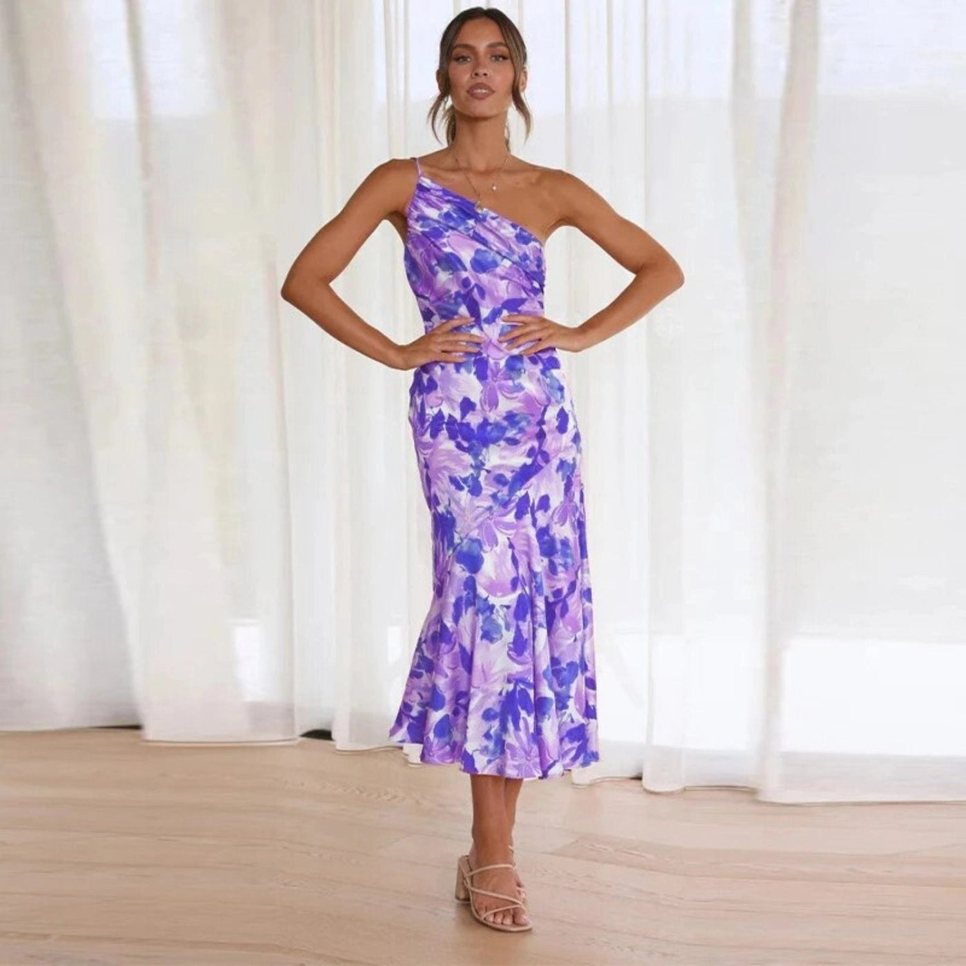 Alice | Asymmetrisches Maxikleid mit floralem Muster für Damen