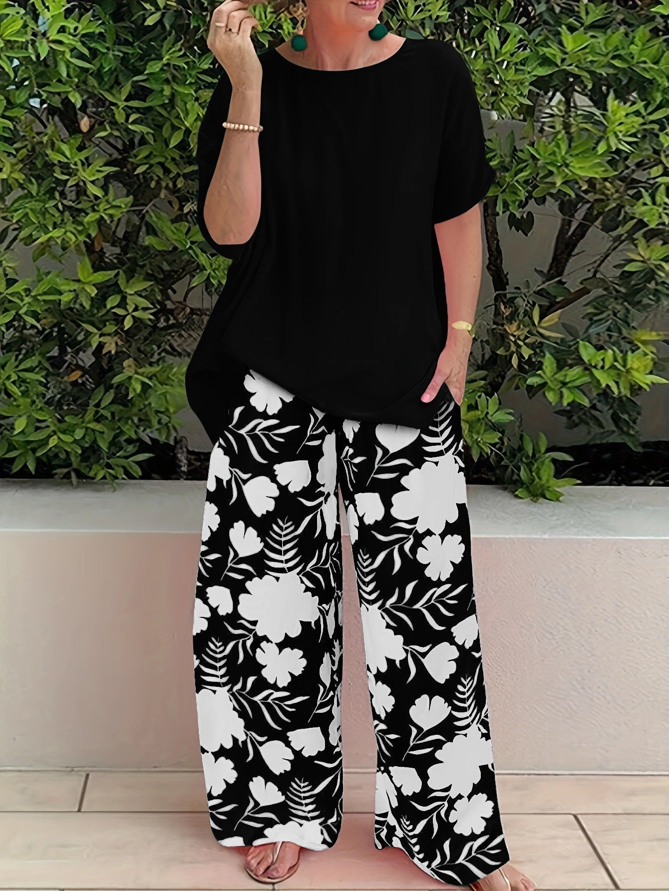 Livia | Blumenhose mit weitem Bein